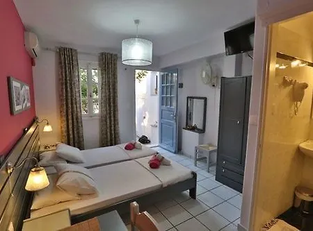 Kinibay Hotel